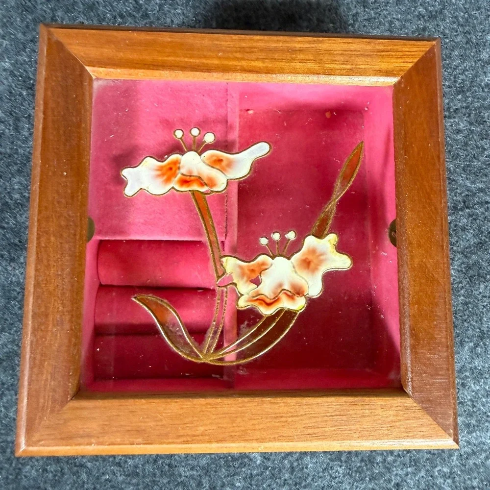 Vintage Wooden Musical Jewelry Box Pink‎ Velvet Lining Floral Painted Glass Lid